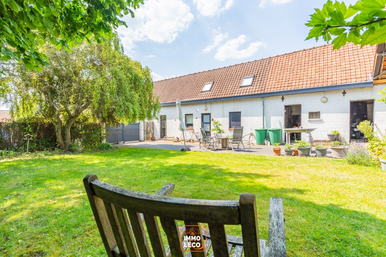 Maison style fermette 4 façades érigée sur une parcelle de 955m², en plein cœur du Bois Fichaux ! RARE à la VENTE 