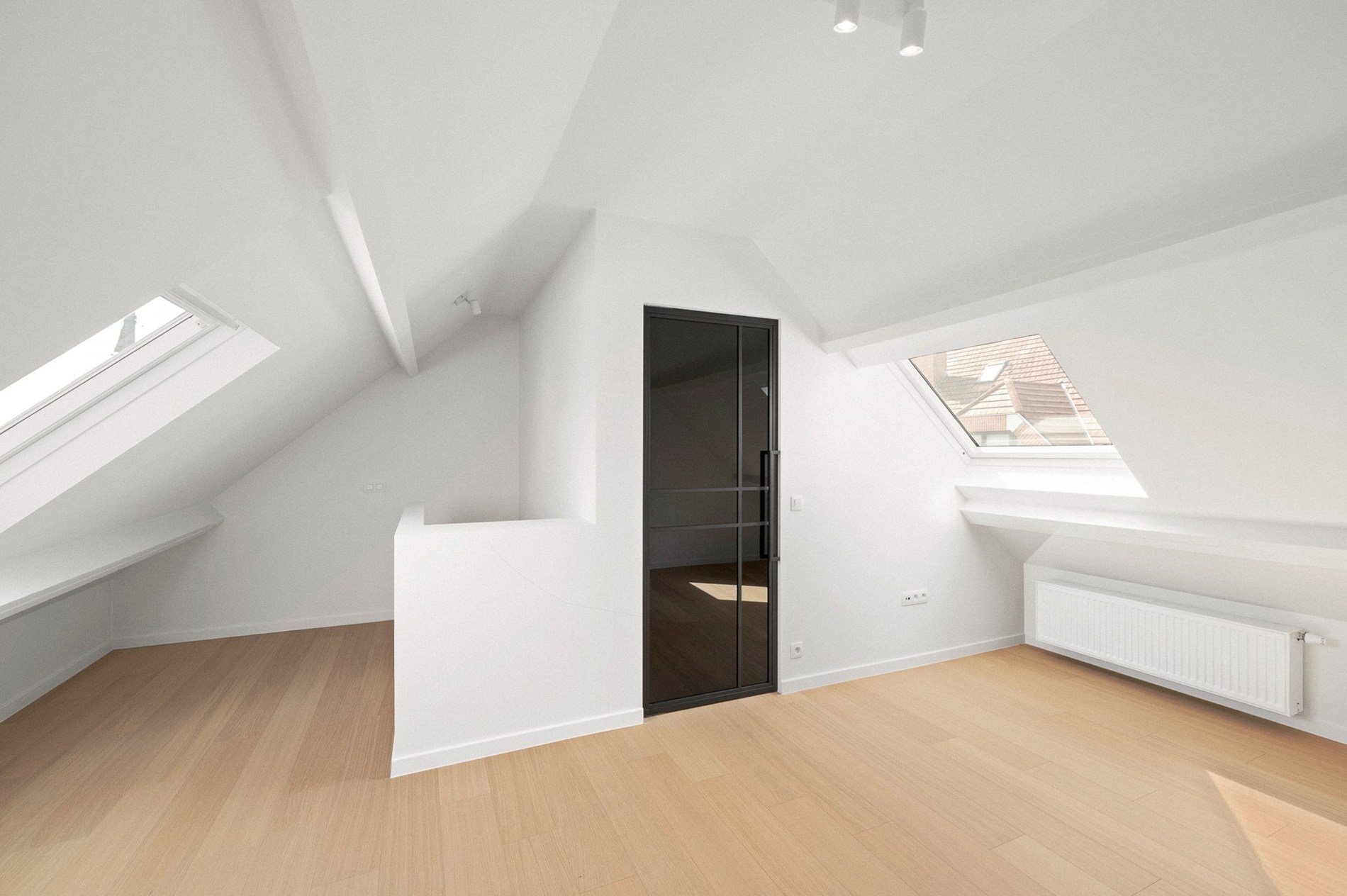 Prachtig gerenoveerde woning met 3 slaapkamers in Heist, dichtbij centrum en strand 