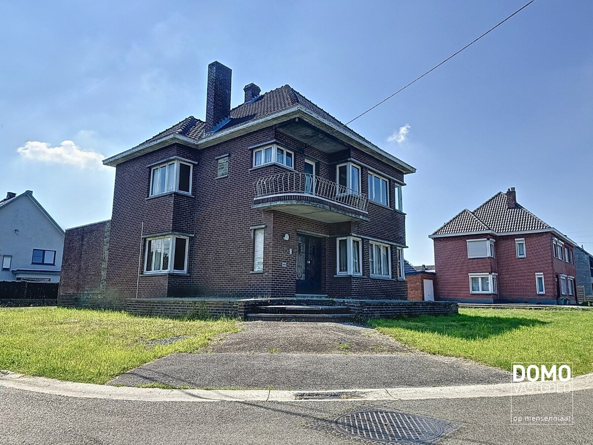 Te renoveren karaktervolle open bebouwing met tuin - mogelijkheid tot creëren extra half open bebouwing 