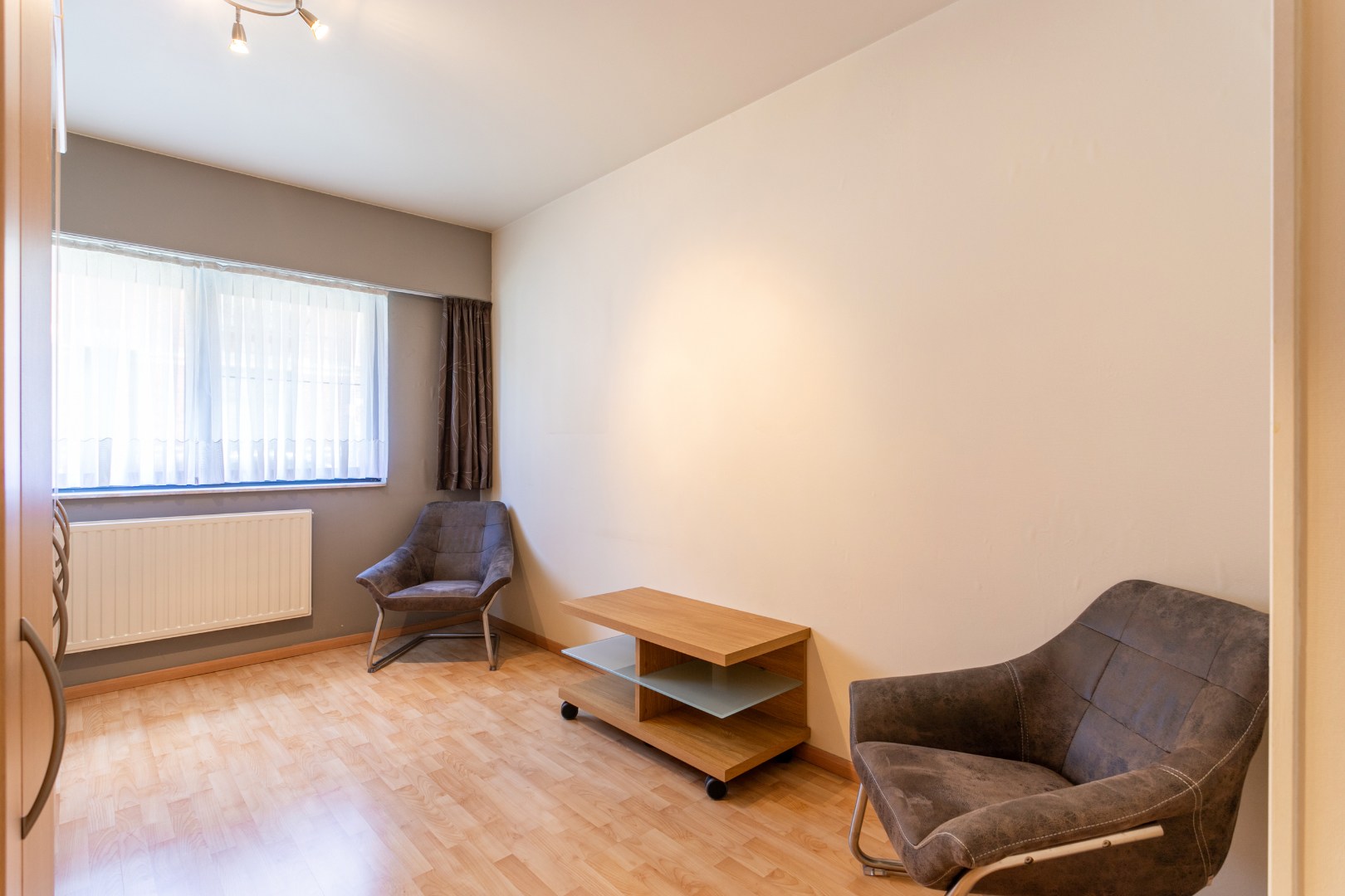 App met 2 slpk, tuin, kelder en staanplaats 