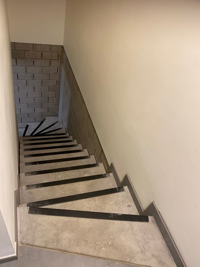 Half Open Nieuwbouw. Op 750 m van Gent-St-Pieters én aan tramhalte. 