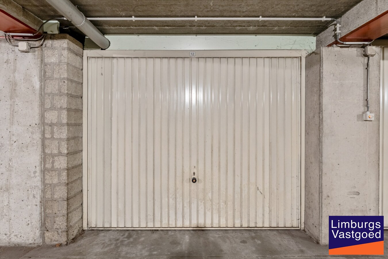 Recent gerenoveerd Duplex appartement met 3 slaapkamers en garagebox in het centrum van Hasselt. 