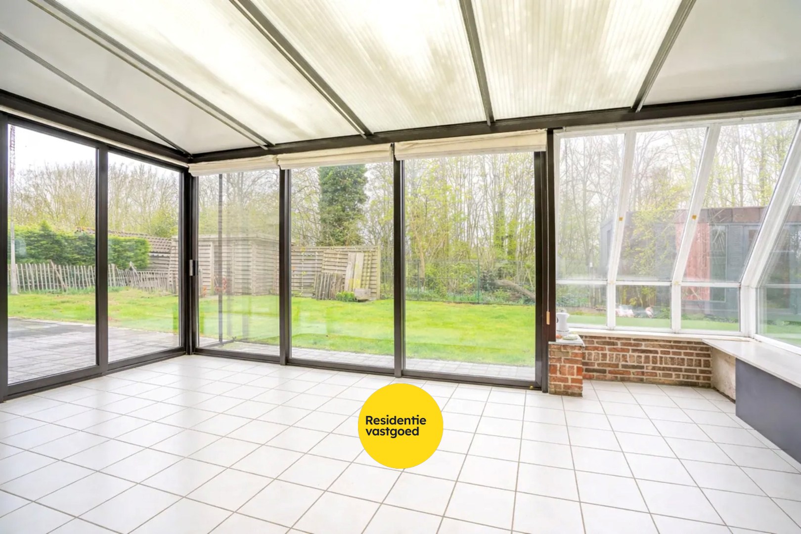 Gerenoveerde alleenstaande woning op 637m² te Veurne! 