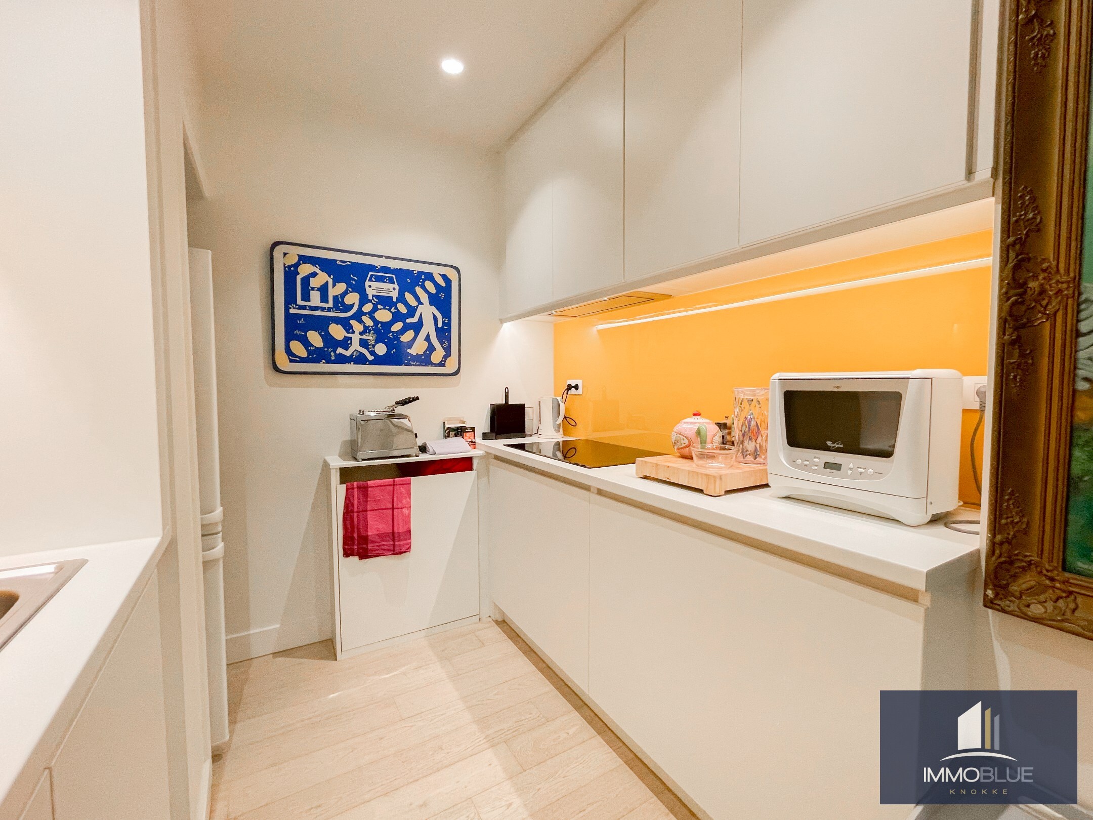 EXCLUSIEF TE KOOP : Uiterst aangenaam instapklaar appartement, hartje Zoute met open zicht. 