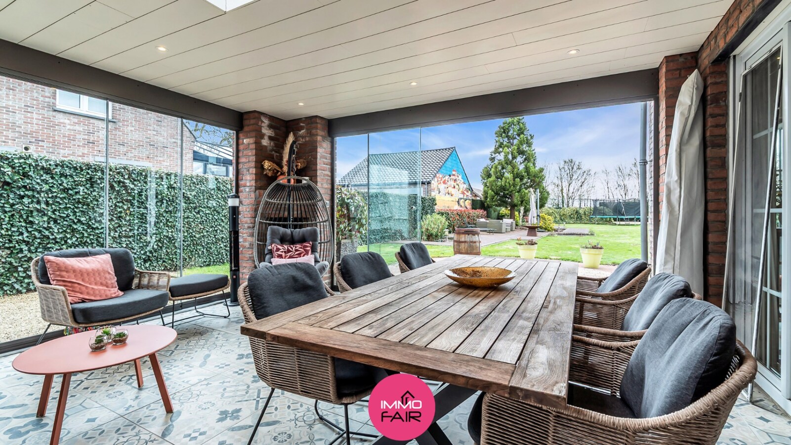 Vrijstaande woning op royaal perceel met panoramisch uitzicht, vlakbij Maastricht 