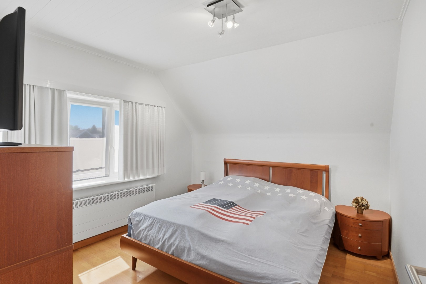 Alleenstaande woning met zonnige tuin op 980 m² 