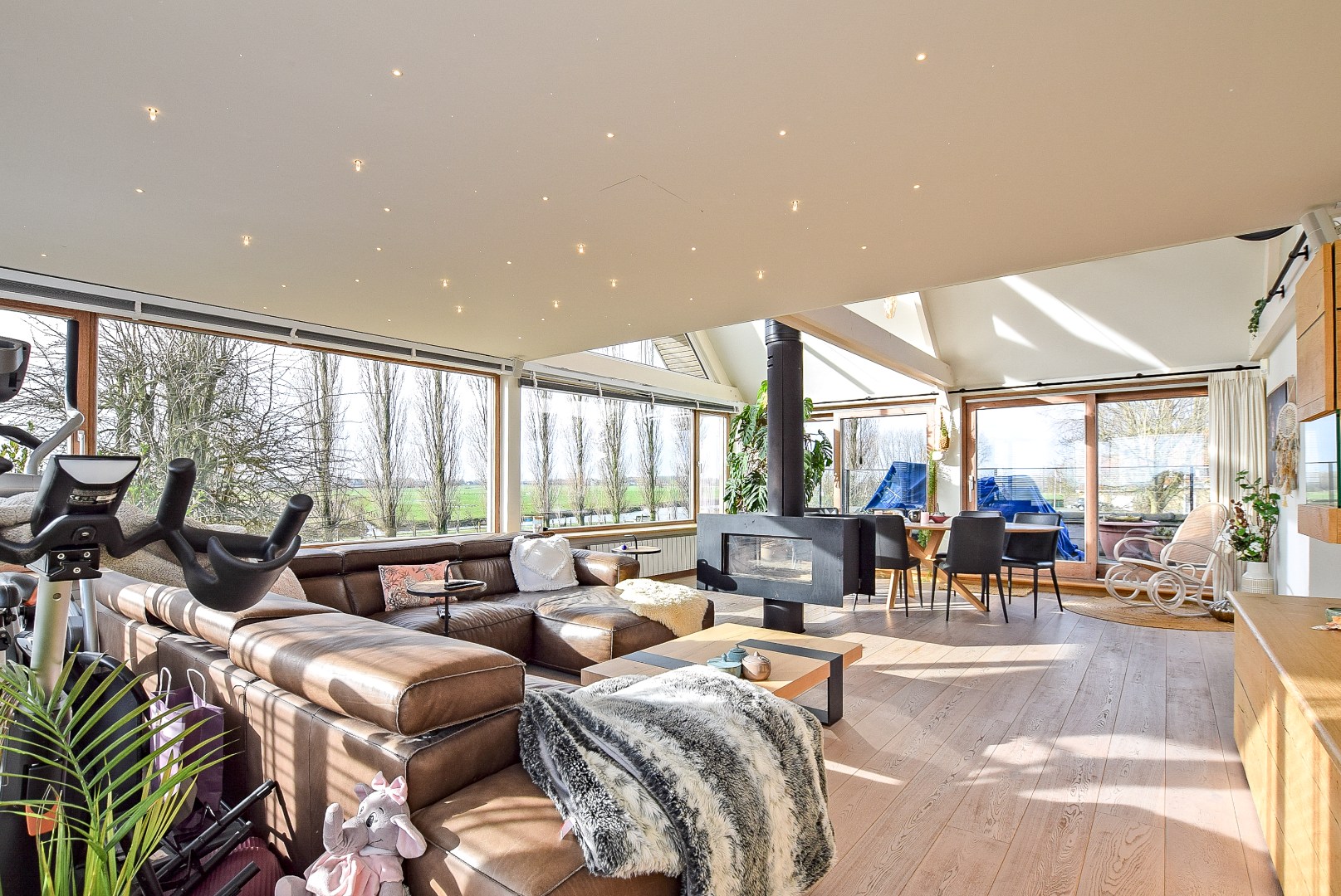 Restaurant met privéwoning en 2 B&amp;B-kamers op 4.370 m² 