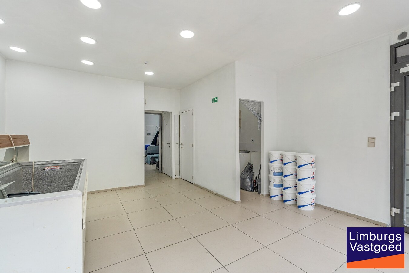 Commercieel uitstekend gelegen handelspand, 60m² 