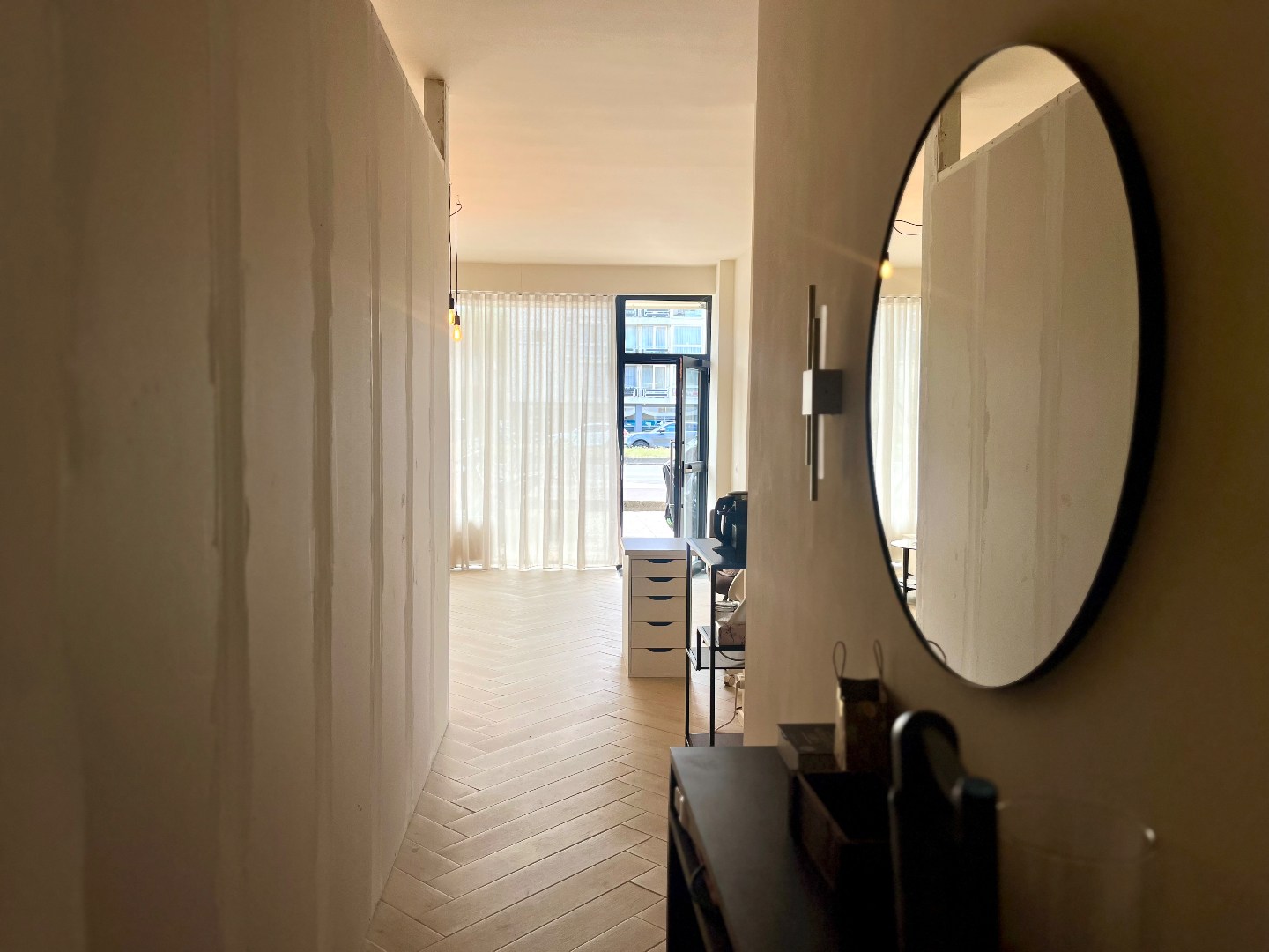 Topgelegen commerciële ruimte van 70 m² met directe huuropbrengst en hoge visibiliteit 