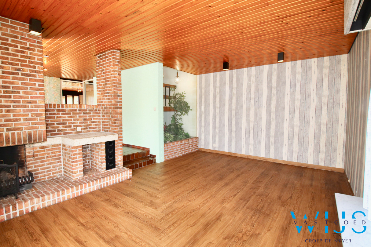 Ruime gezinswoning met 4 slaapkamers te Bassevelde ! 