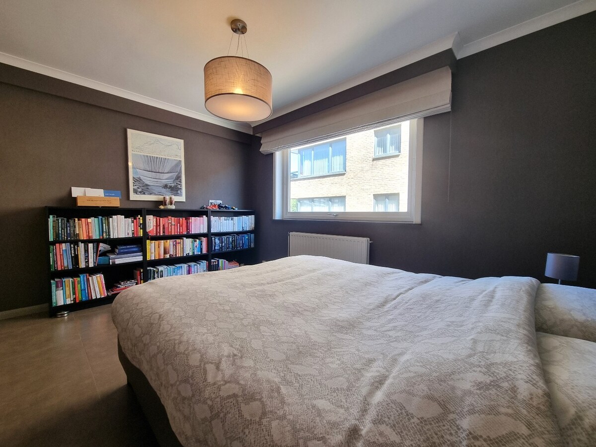 Aangenaam, zeer lichtrijk hoekappartement met open zichten - Heist 