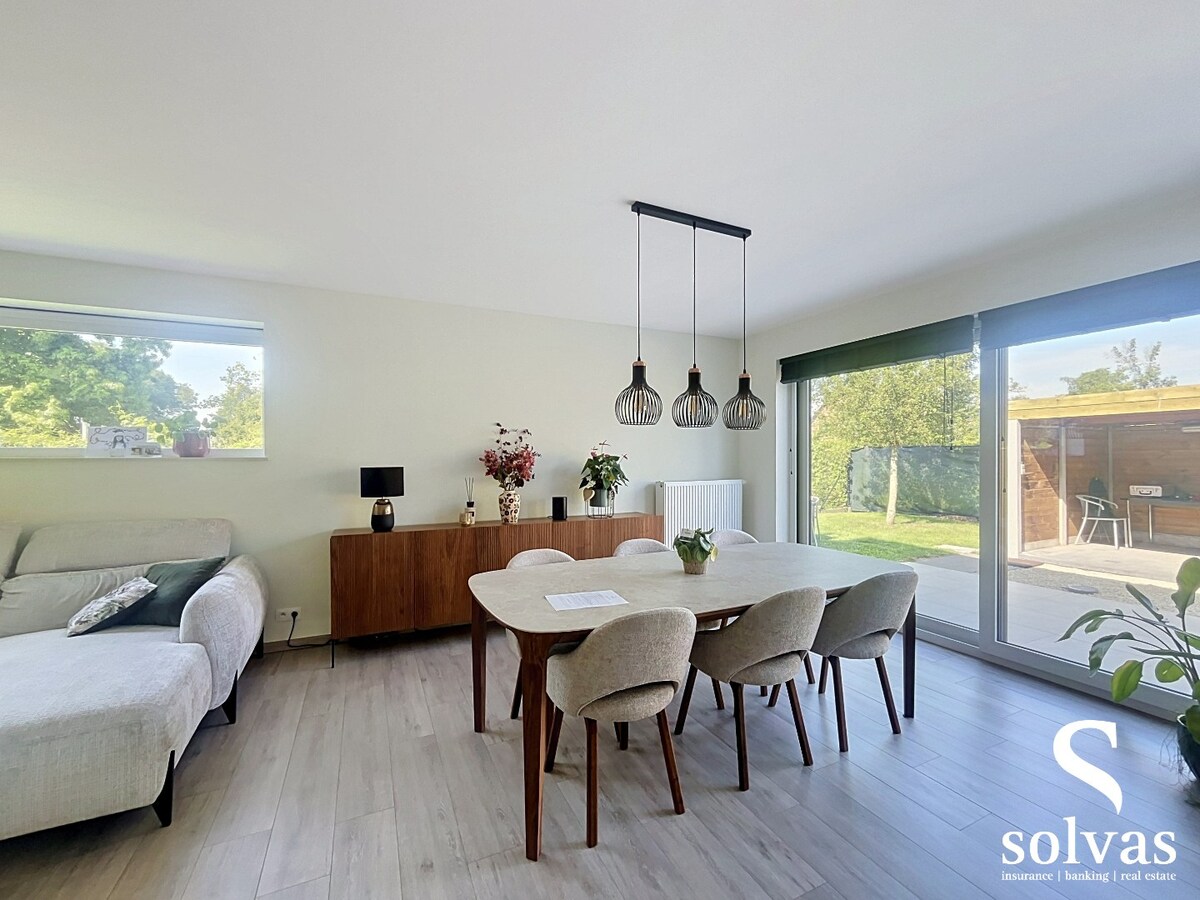 Moderne woning te huur met garage 
