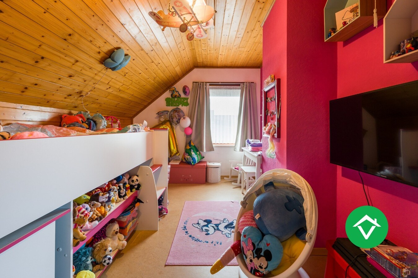 Alleenstaande woning met 5 slaapkamers en garage te Koekelare 