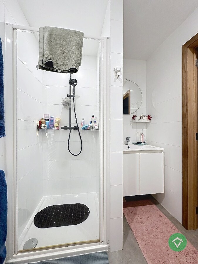 Verrassende rijwoning met 3 slaapkamers en garage te Oostende 