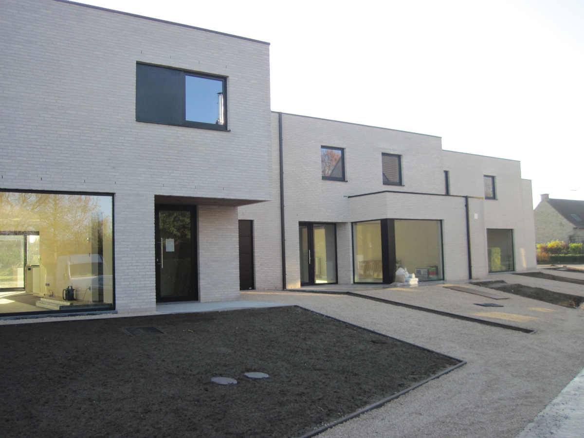 Splinternieuwe, eigentijdse BEN-woning !  TOPPER !! 