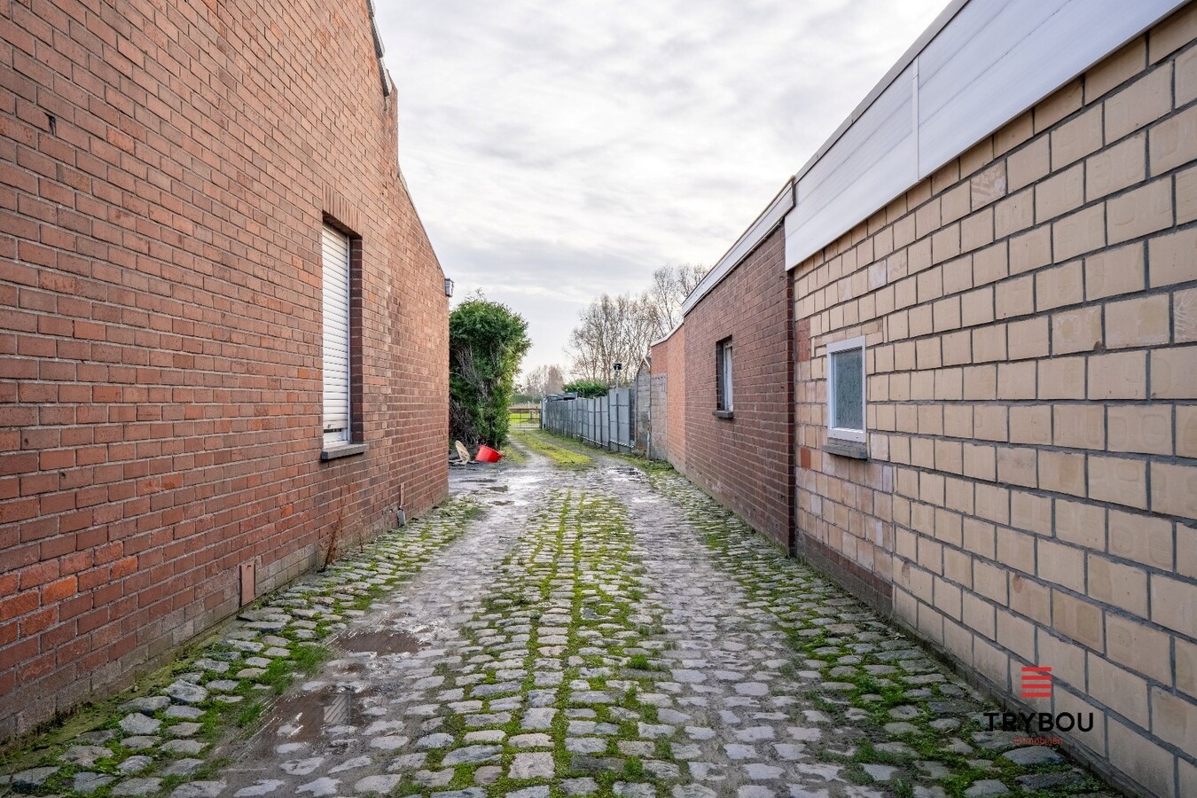 Alleenstaande, kloeke woning met veel potentieel - Jonkershove 