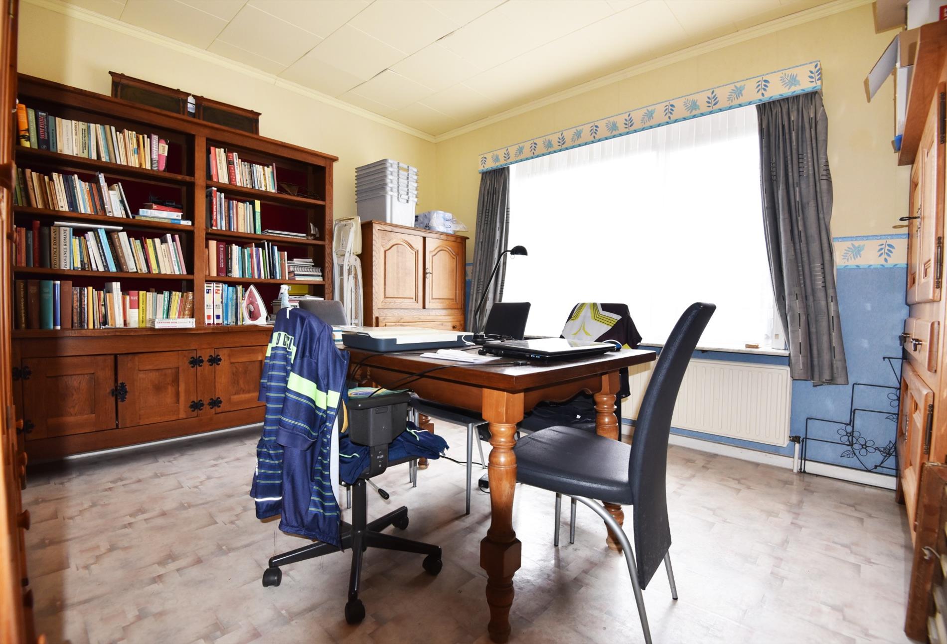 Ruime bungalow met 3 slpks, garage en tuin te WATERVLIET. 