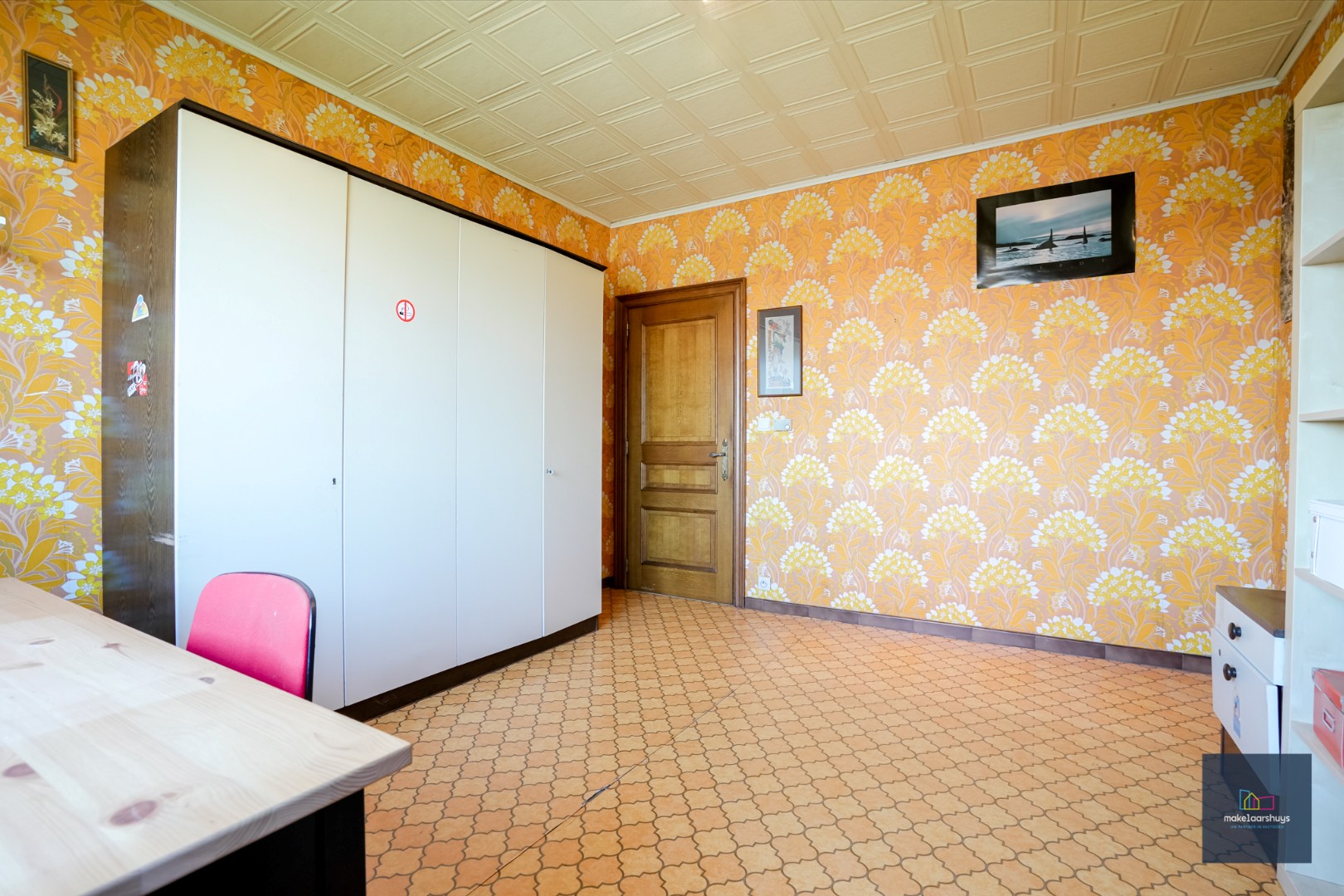 Ruime bungalow met garage op 1980m² grond 