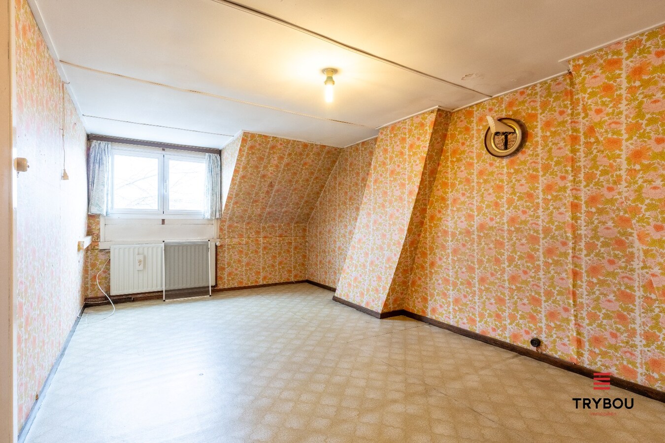 Te koop ; groot perceel, 1126 vierkante meter, met woning te Houthulst 