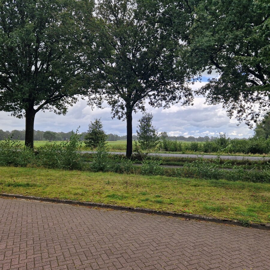 2 bouwkavels te koop voor de bouw van 2 halfvrijstaande levensloopbestendige woningen met vrij uitzicht over landerijen. 