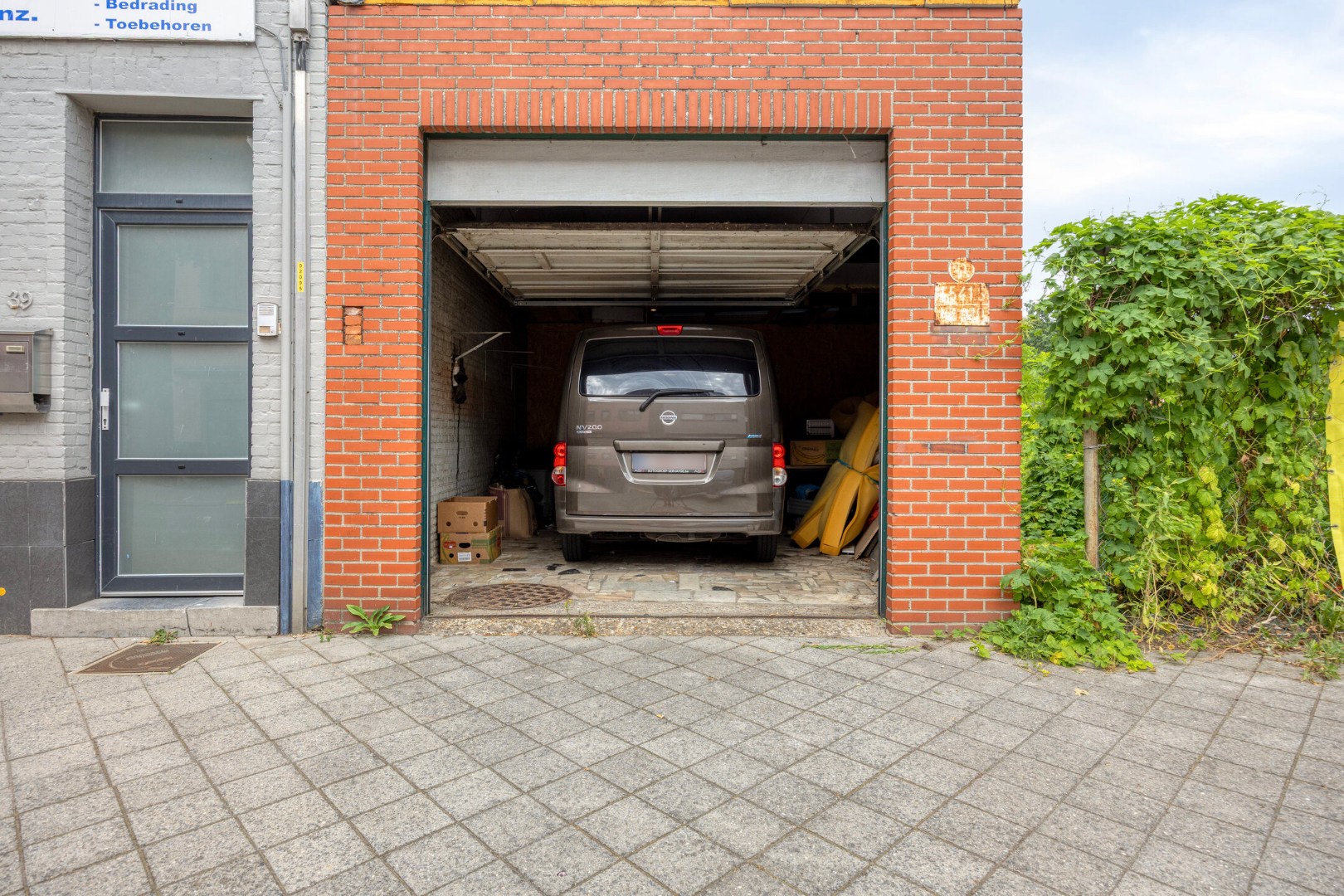 Gezinswoning met 3 slpk. en garage in het centrum van Leopoldsburg 