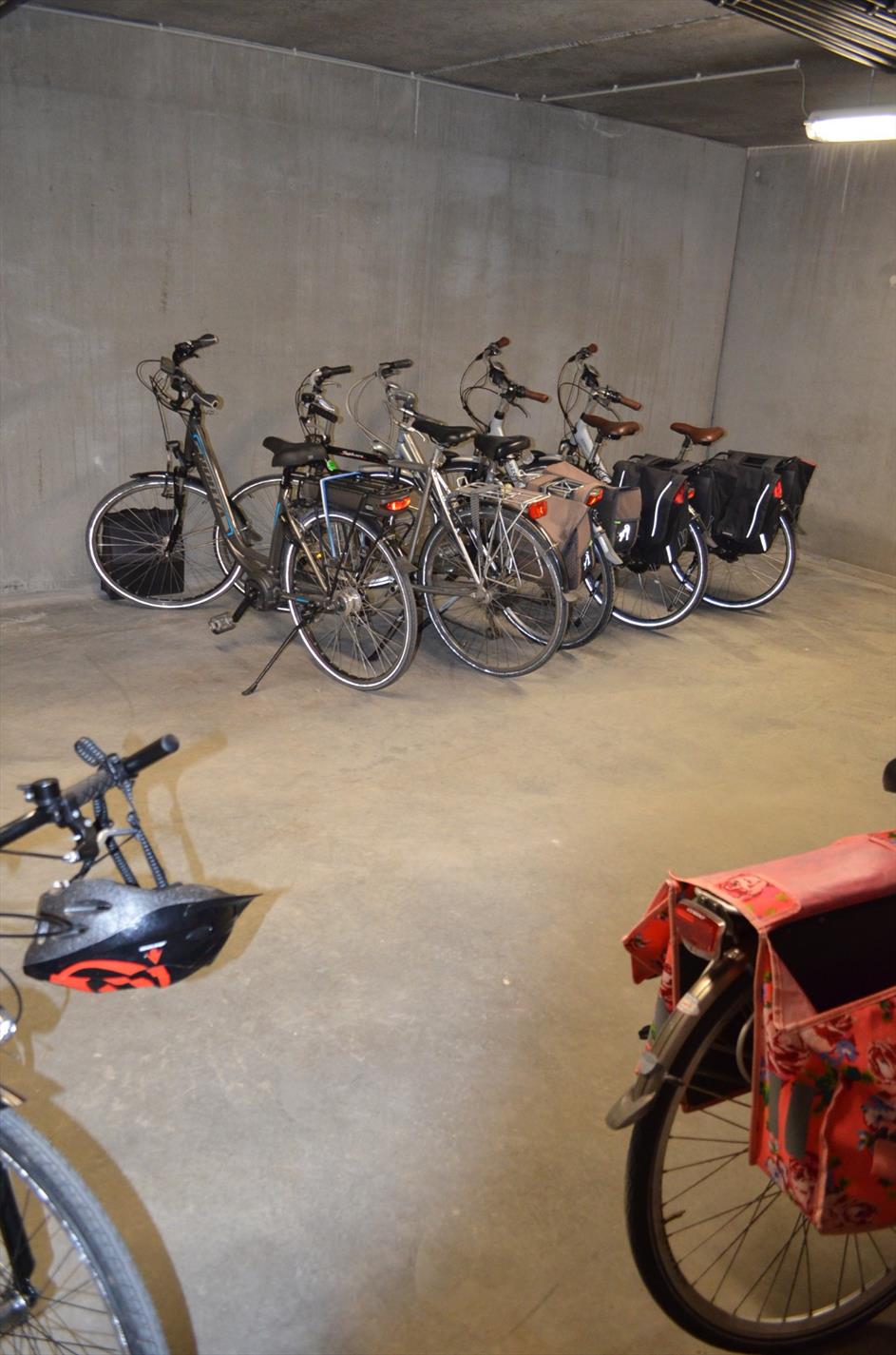 Nieuwbouw met 3 slaapkamers, 2 parkeerplaatsen te centrum Maldegem 