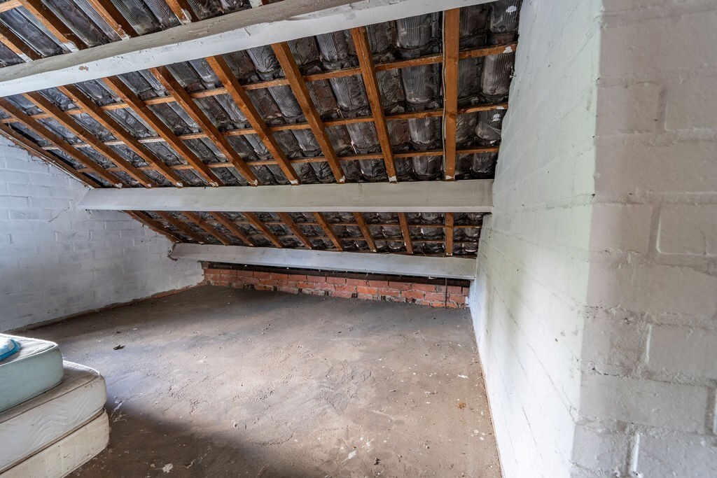 RUIME GELIJKVLOERSE WONING MET 3 SLAAPKAMERS, GARAGE EN RUIME TUIN TE HASSELT (KERMT) 