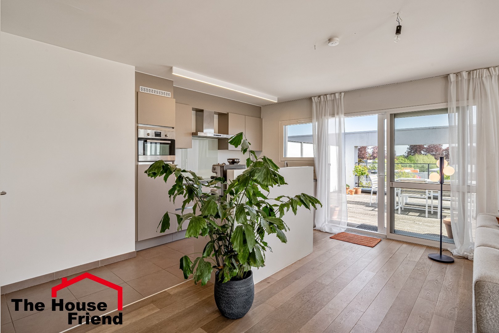 Zeer ruim penthouse met groot terras 