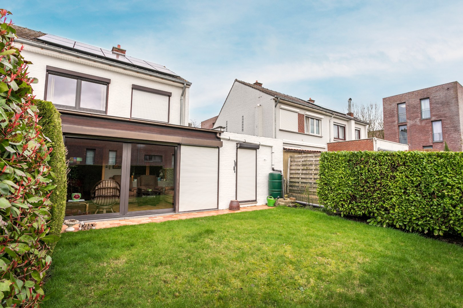 Solide 3-gevel woning met 3 slaapkamers, tuin en garage nabij centrum Halle 