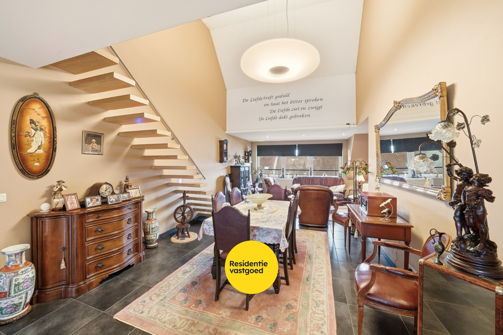 Investeringsopportuniteit: Duplexappartement (185 m²) met 2 zonneterrassen in hartje Oudenburg 