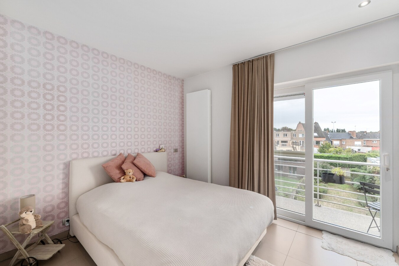Instapklaar appartement met prachtig open en groen zicht nabij de zeedijk van Heist. 