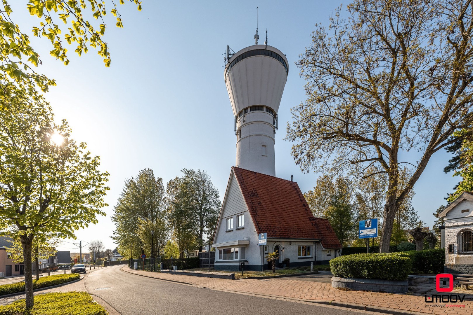 Authentieke woning met zonnige tuin en garage op gegeerde ligging te Knokke 
