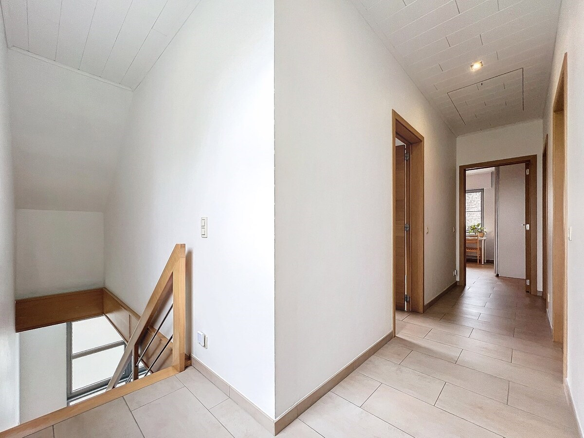 Recente, energiezuinige (label A) villa met groene achteruit te St.-Lievens-Houtem 