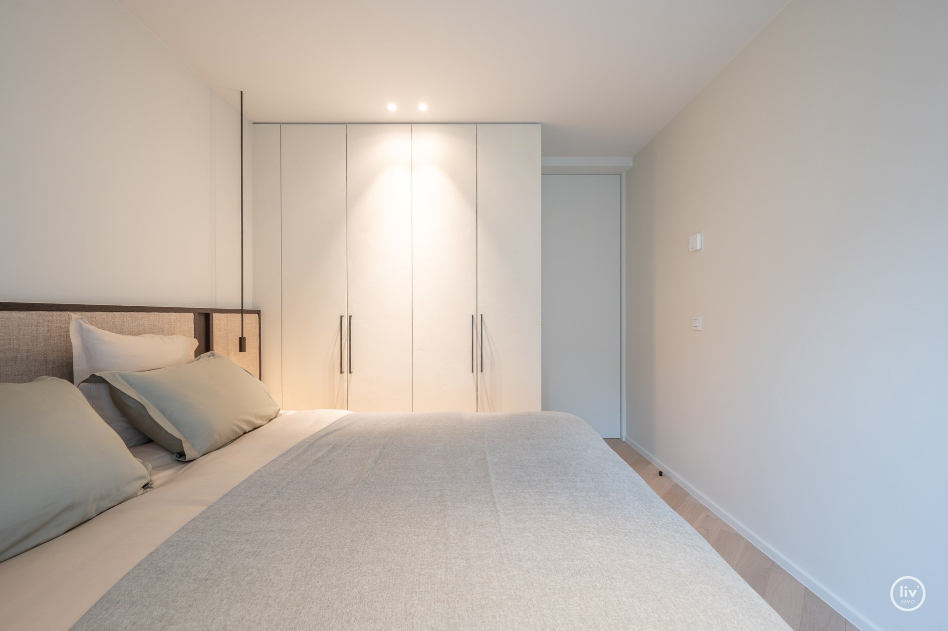 Magnifiek gerenoveerd appartement van 150 m² met open zicht op de Heilighartl kerk – Dumortierlaan, Knokke 