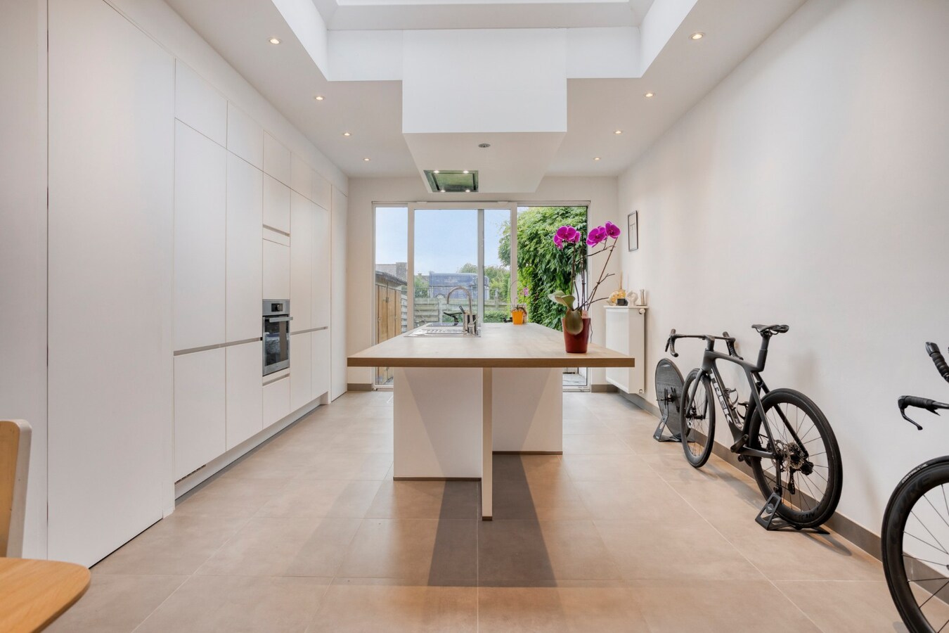 Hippe burgerwoning met gezellige zuidgerichte tuin 