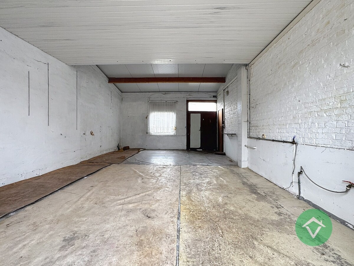 Woning met kleine loods te Gistel 