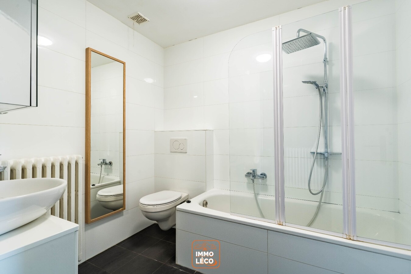 Magnifique appartement DUPLEX avec grande terrasse de 30m2, en plein centre-ville avec facilités de stationnement ! 