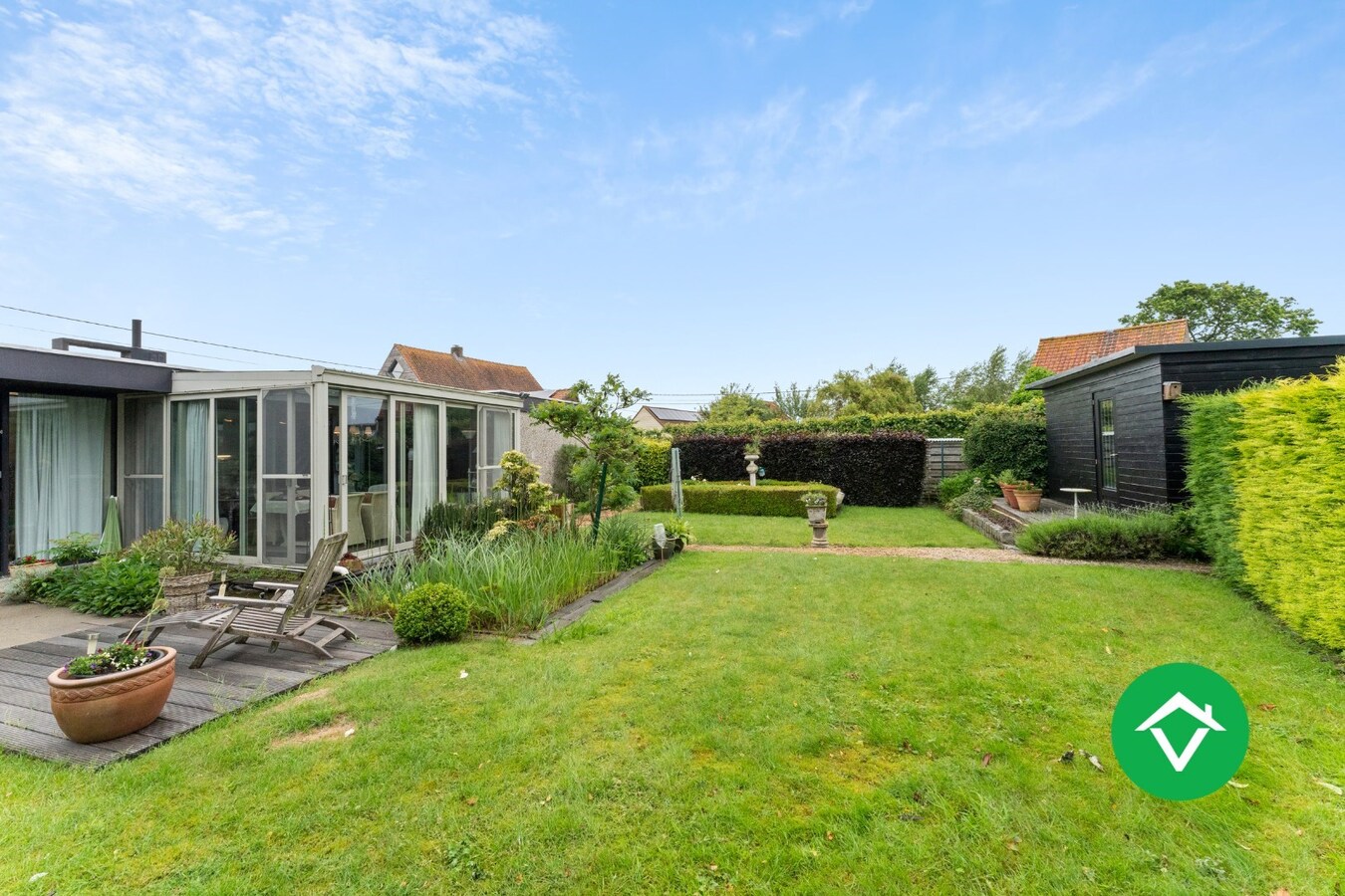 Alleenstaande woning met 4 slaapkamers en dubbele garage te Koekelare 