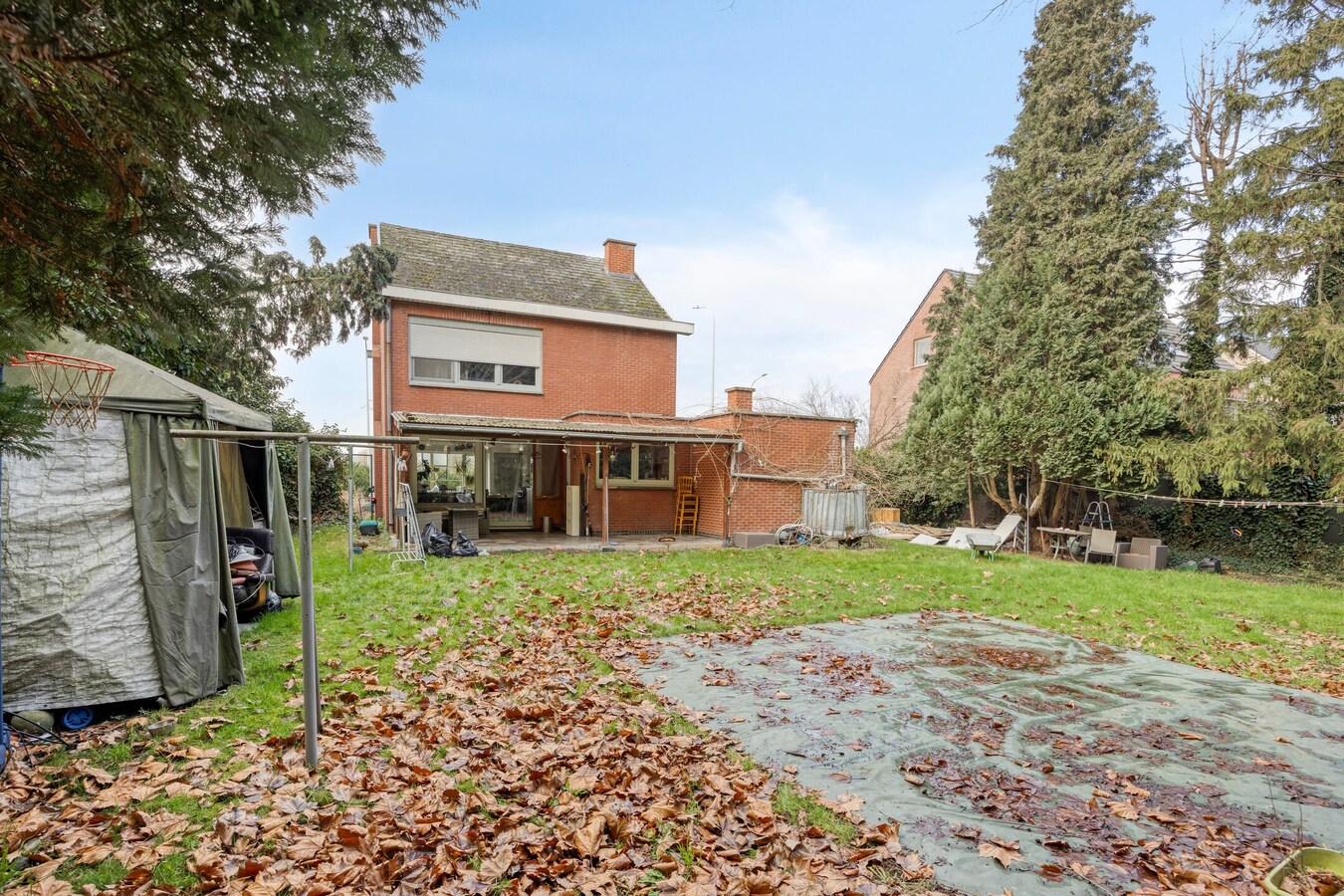 Te renoveren Vrijstaande woning. Of projectgrond (25,50 m breed). 1.146 m². 