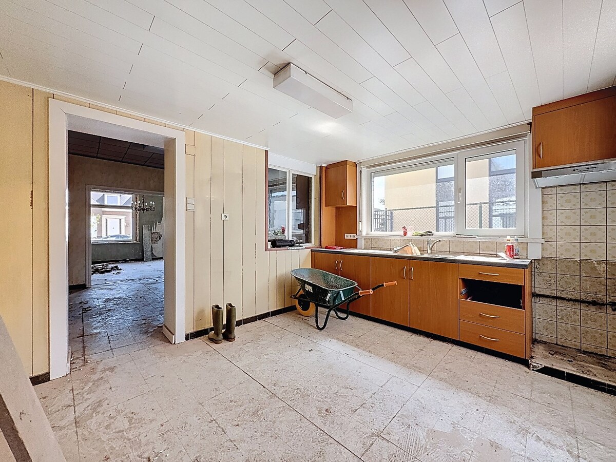 Leuk renovatieproject op gunstige locatie te Oosterzele 