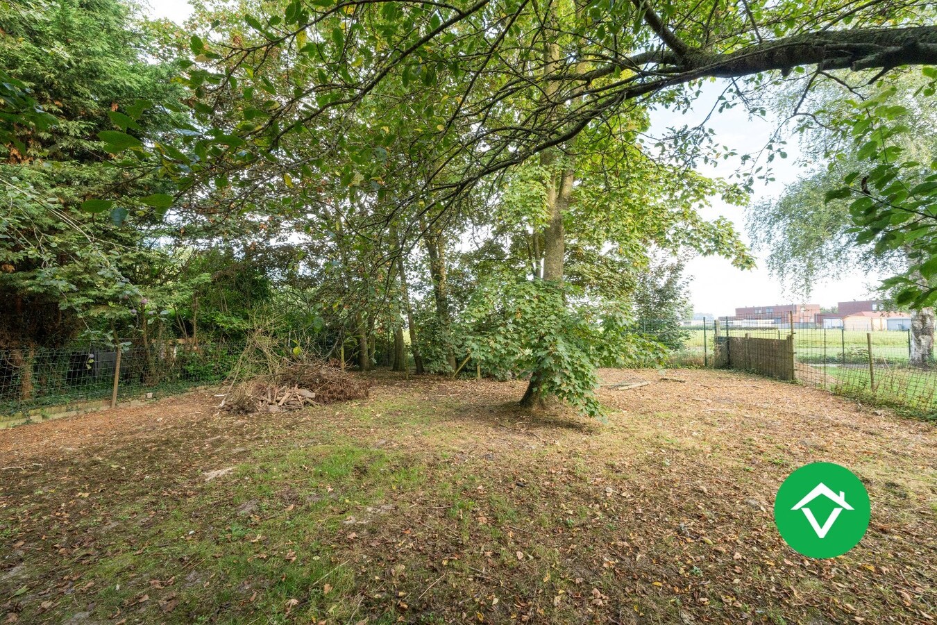 Woning met appartement te koop in het centrum van Eernegem 