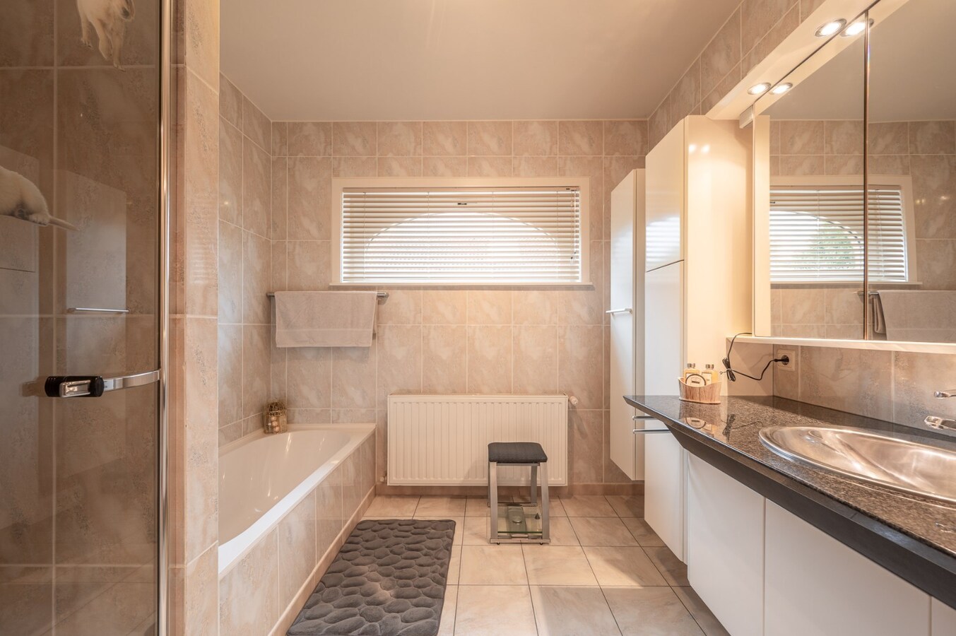 Klassevolle villa in residentiële villawijk te Knokke-Heist 