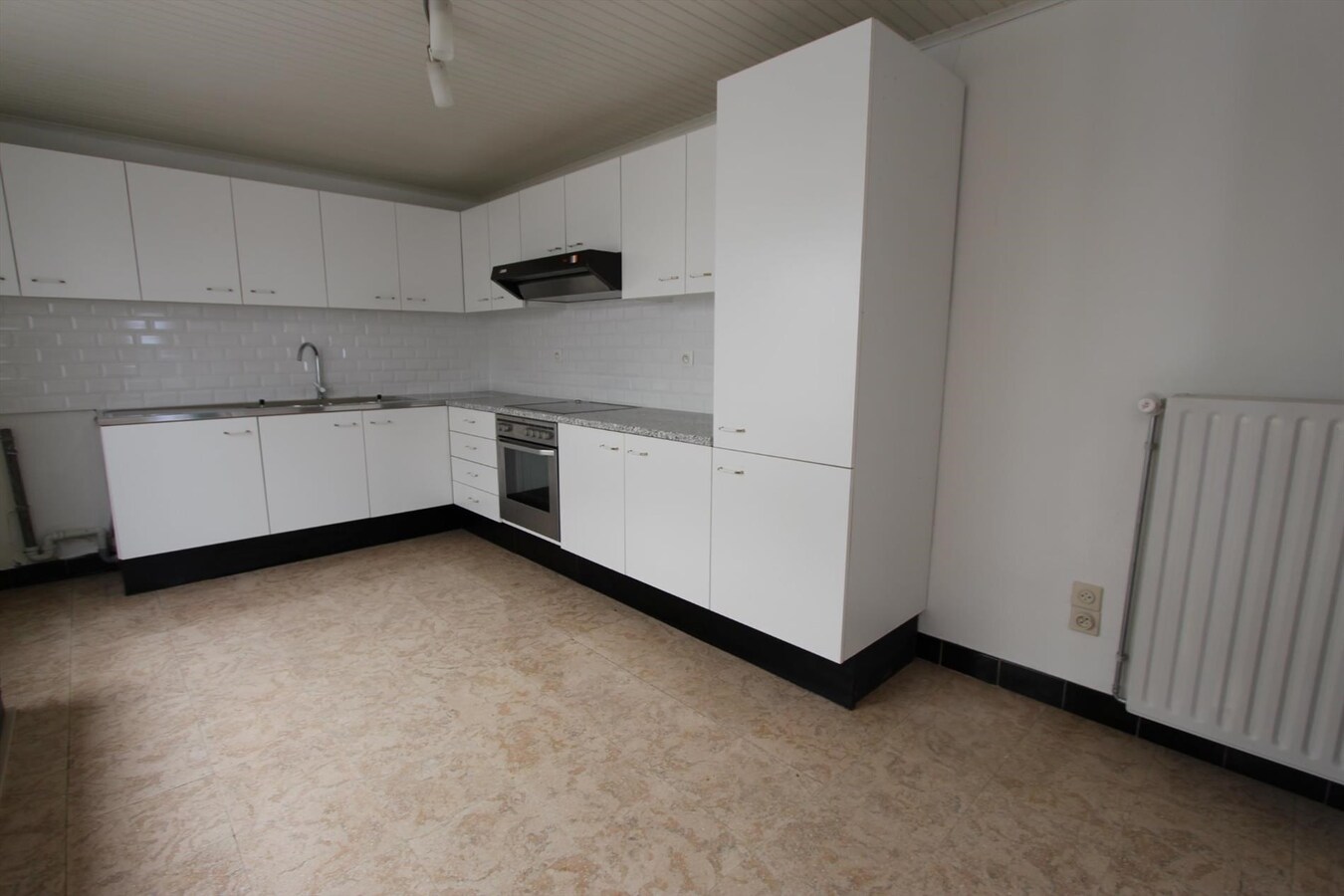 Woning met 3 slaapkamers en garage centrum-Ardooie 