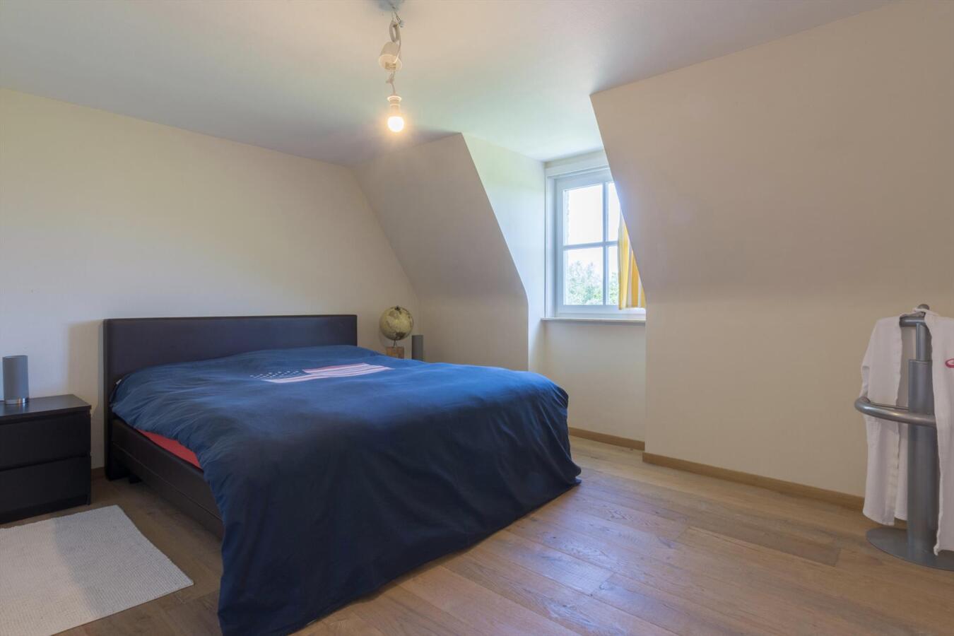 Exclusief landhuis met bijbouw op uniek natuurdomein 