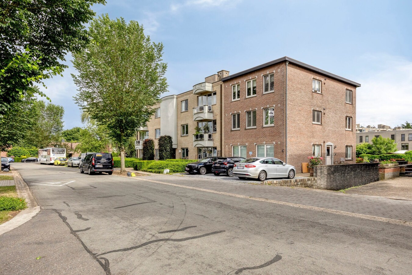 GELIJKVLOERS appartement met 1 slaapkamer,  ruim terras 