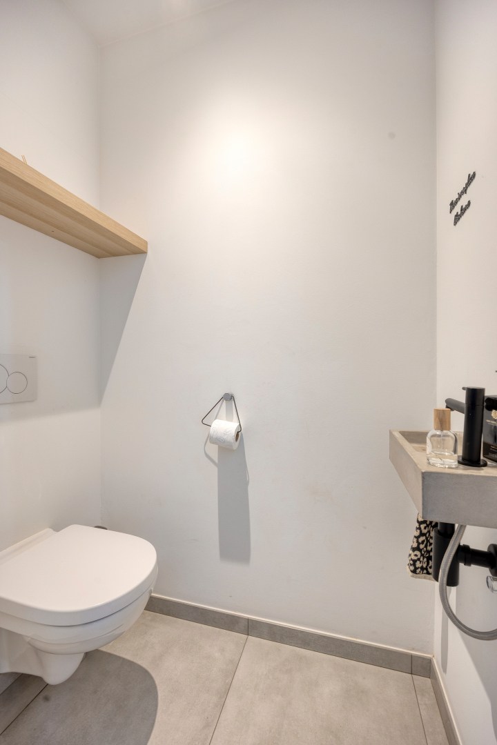 Recente en energiezuinige gezinswoning met 4 slpk. in het centrum van Veerle-Laakdal 