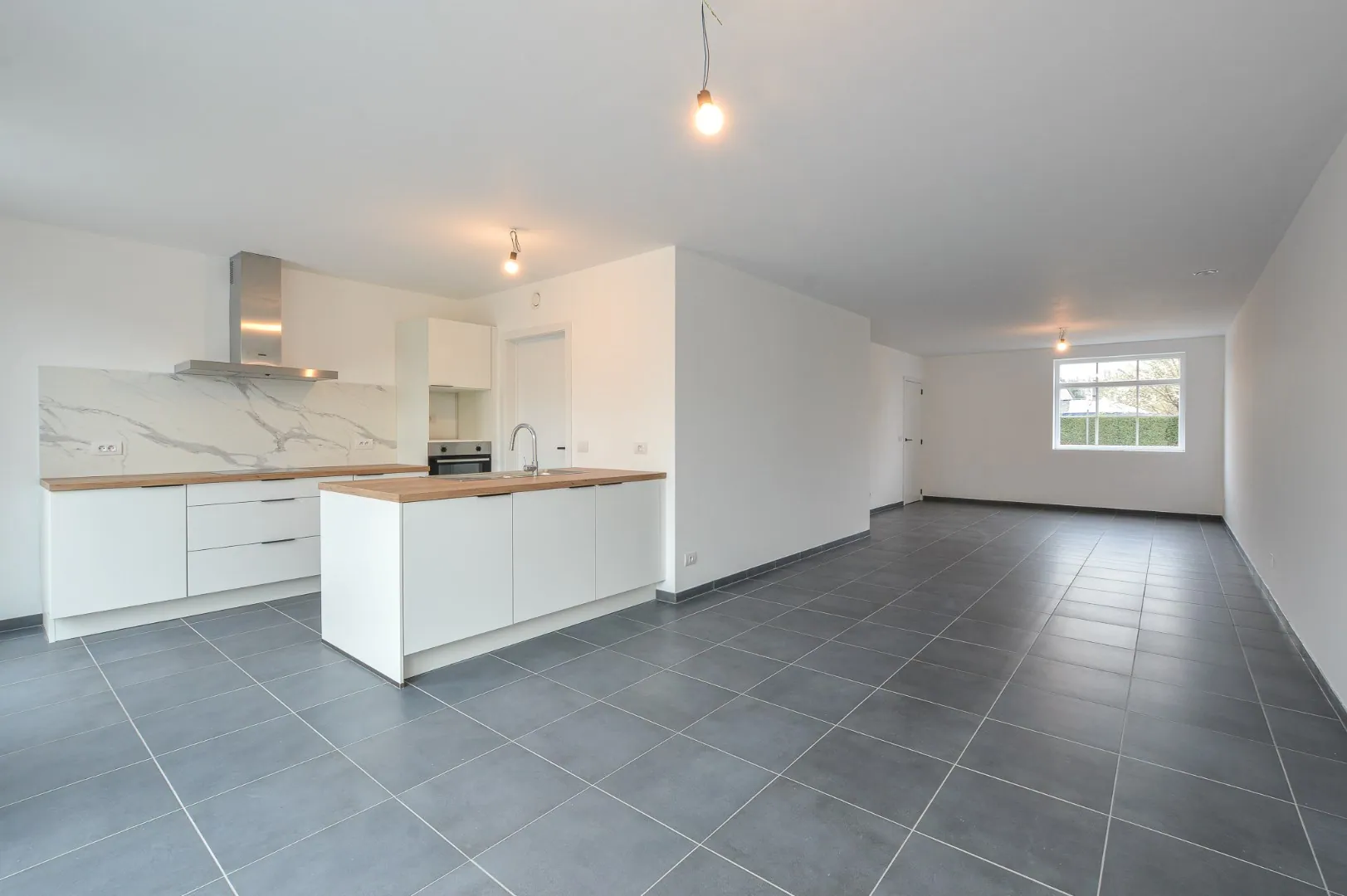 Nieuwbouwwoning met 3 slaapkamers te huur nabij centrum Oudenburg.