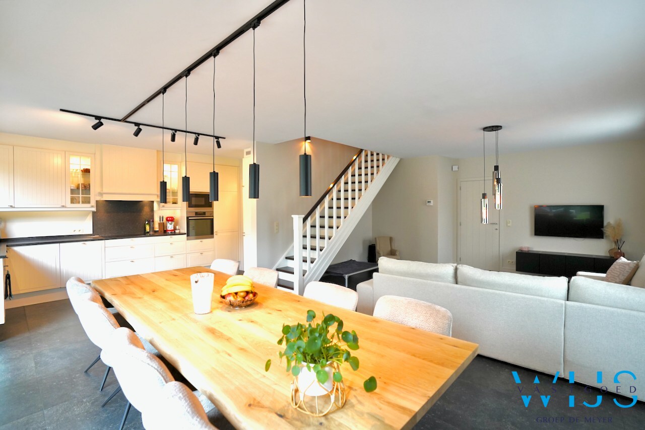 Prachtige recente woning in een zeer rustige wijk te Ertvelde ! 