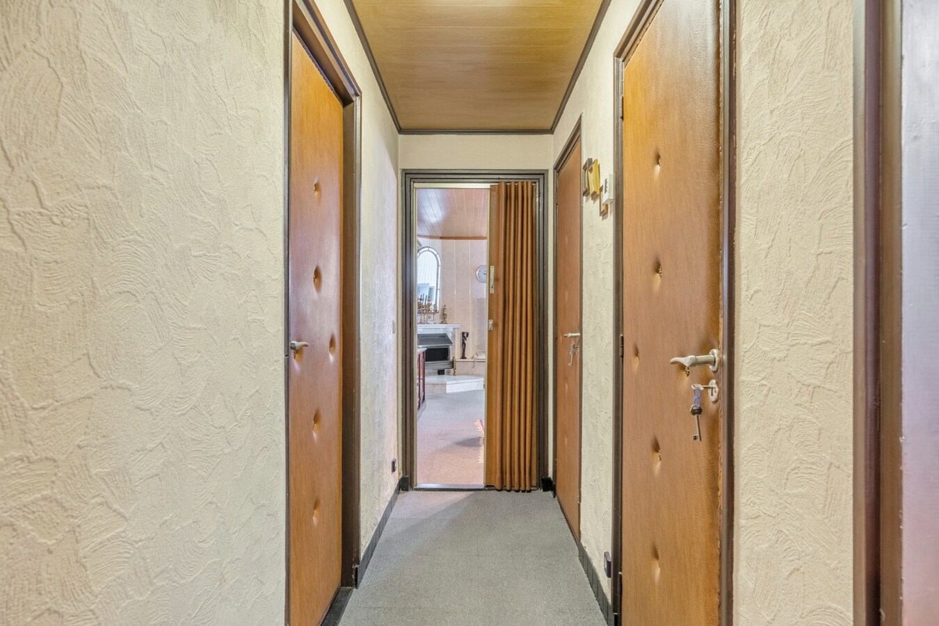 Rustig gelegen gelijkvloerse woning met garage en 3 slaapkamers in Niel-bij-As . 