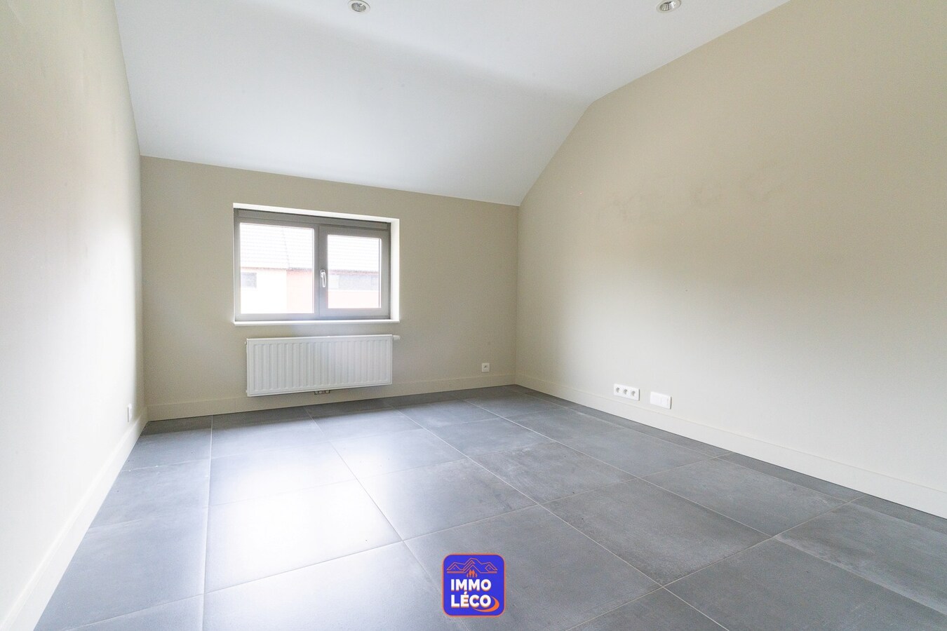 Appartement moderne avec parking privé, dans un clos résidentiel prisé ! 